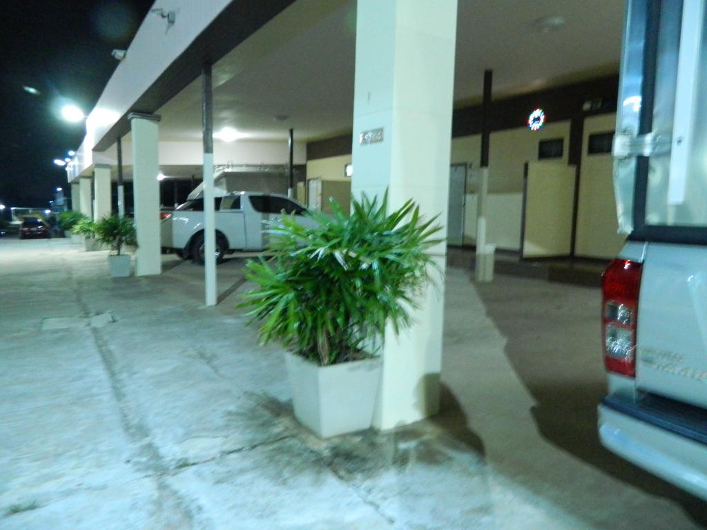 Garden Place Phetchabun Exterior foto